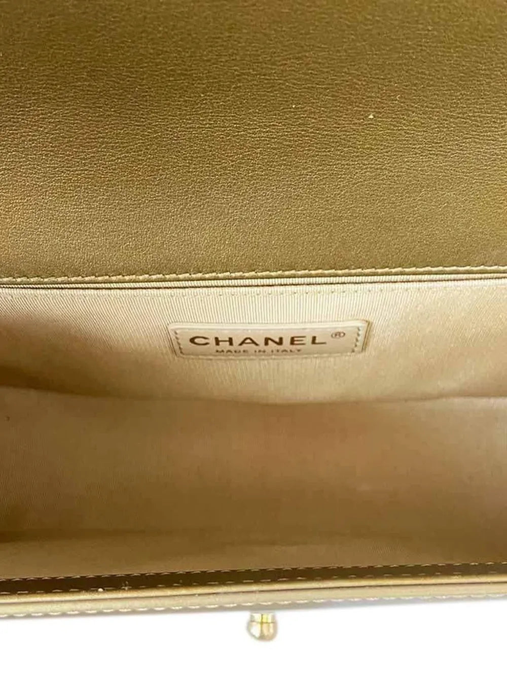 Chanel Pre Owned 2017 Medium Boy Metallic Shoulder Bag