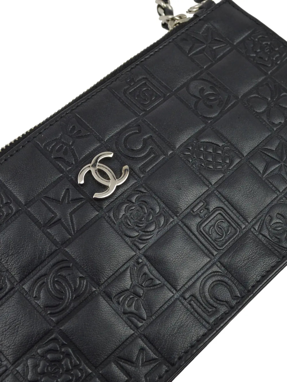 Chanel Pre Owned 2005 Icon Chain Handbag