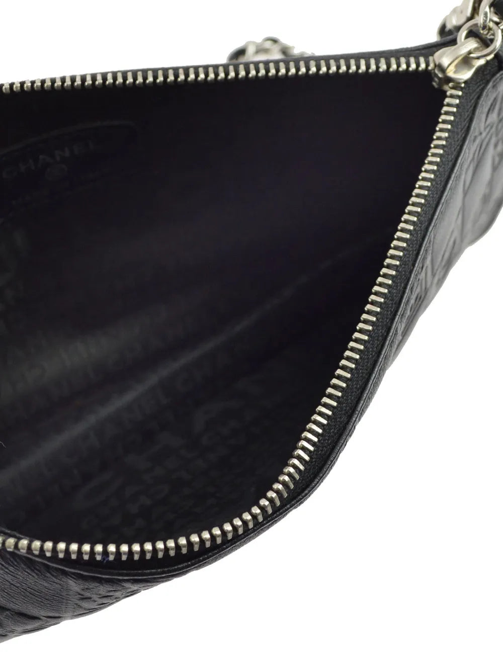 Chanel Pre Owned 2005 Icon Chain Handbag