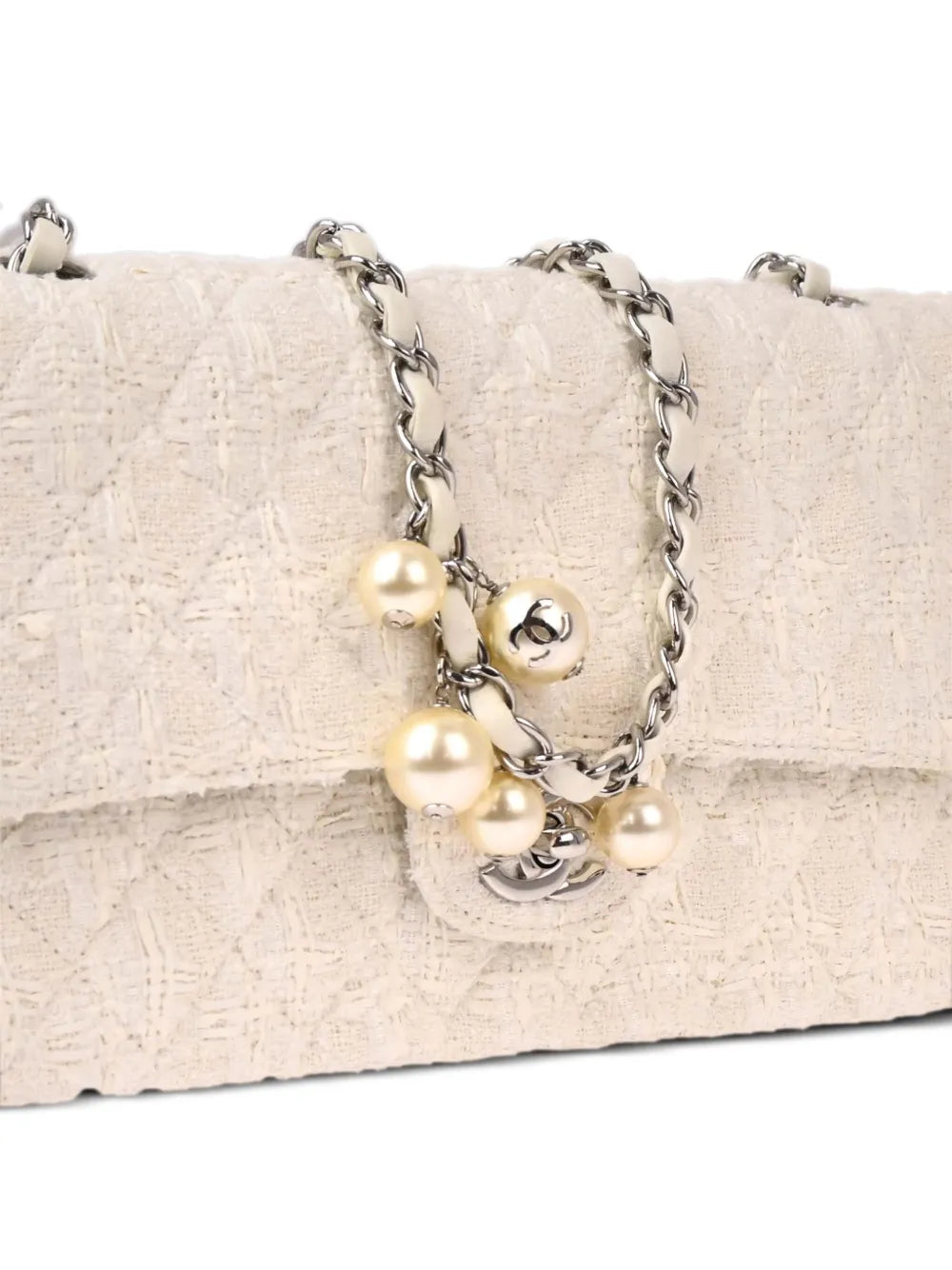 Chanel Pre Owned 2005 Medium Classic Double Flap Shoulder Bag