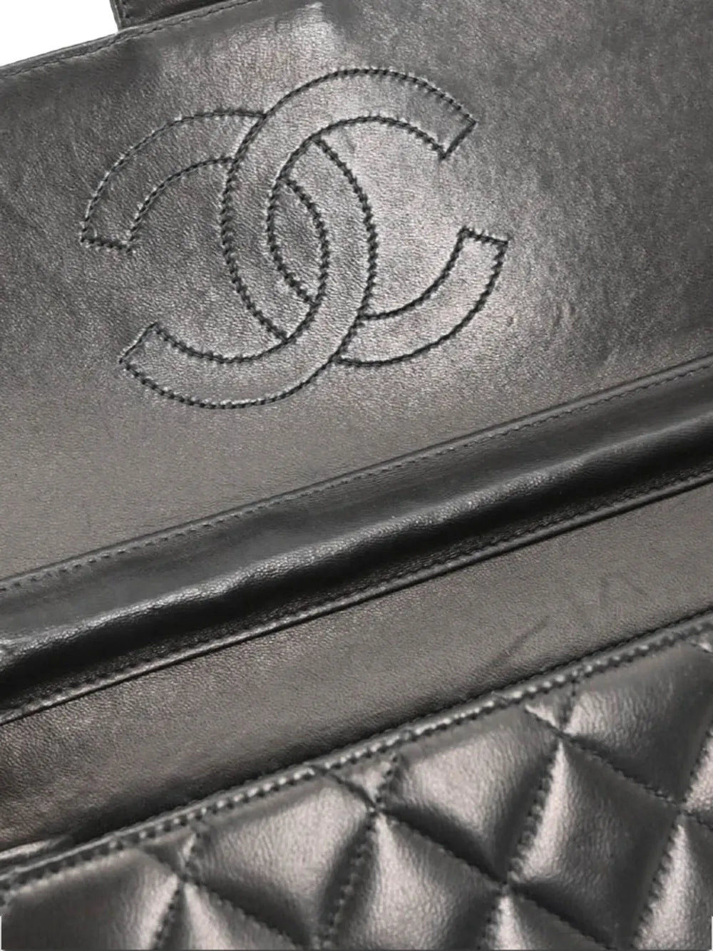 Chanel Pre Owned 2000 Medium Half Flap Shoulder Bag
