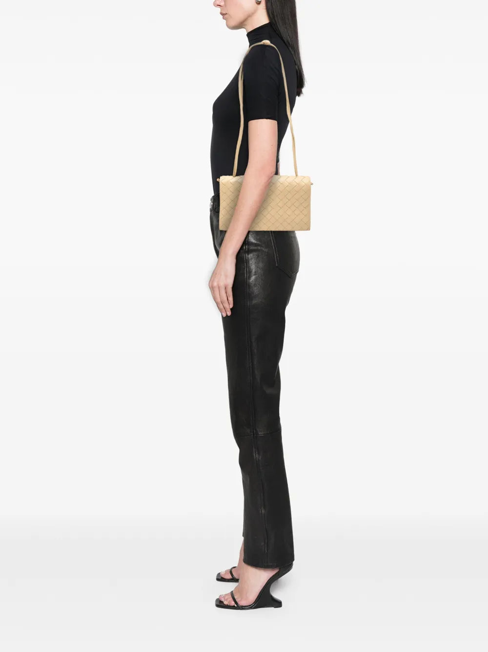 Bottega Veneta Pre Owned 2012 2025 Nappa Intrecciato Trio Pouch On Strap Shoulder Bag