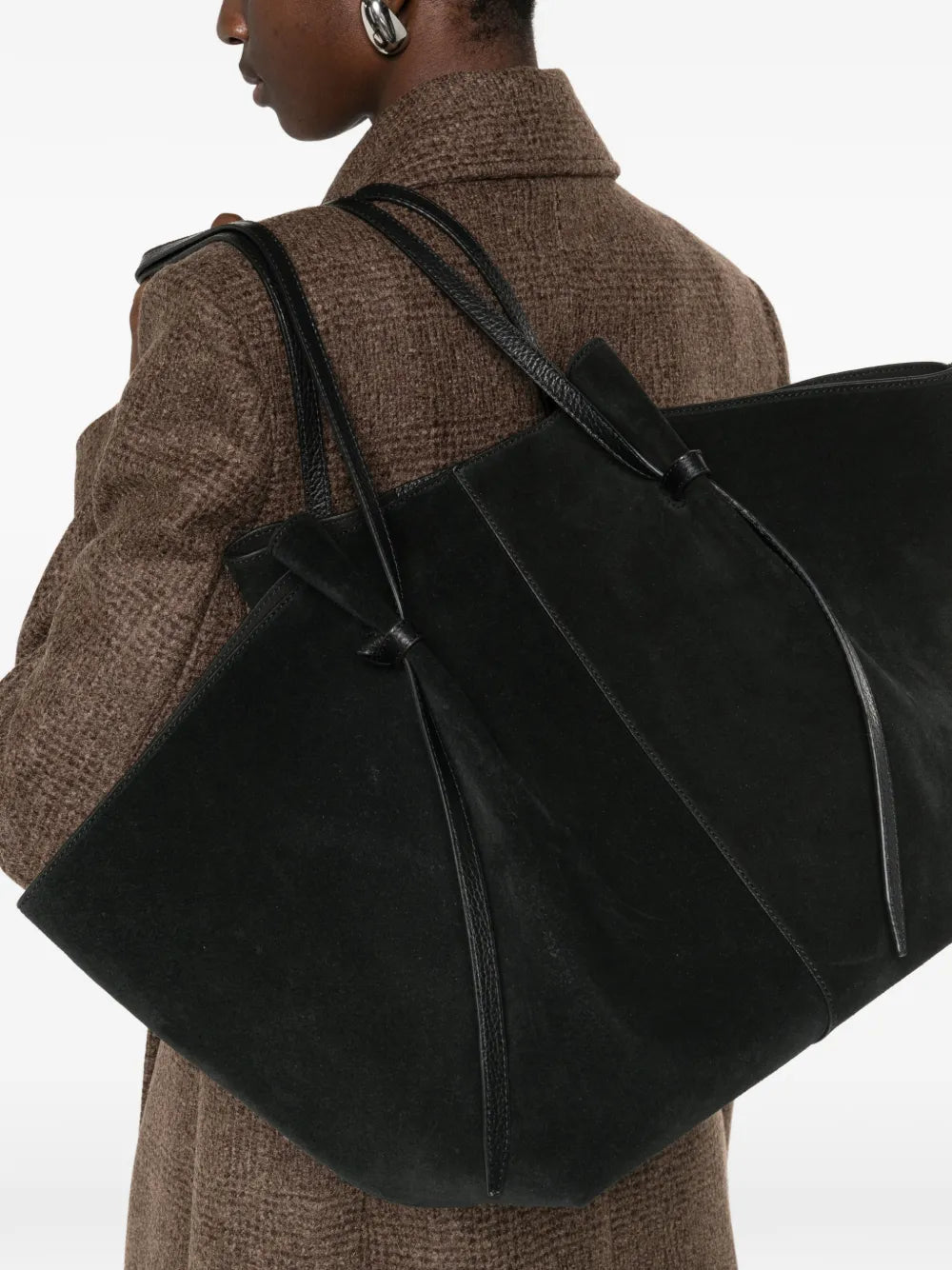 Yuzefi Xl Mochi Shoulder Bag