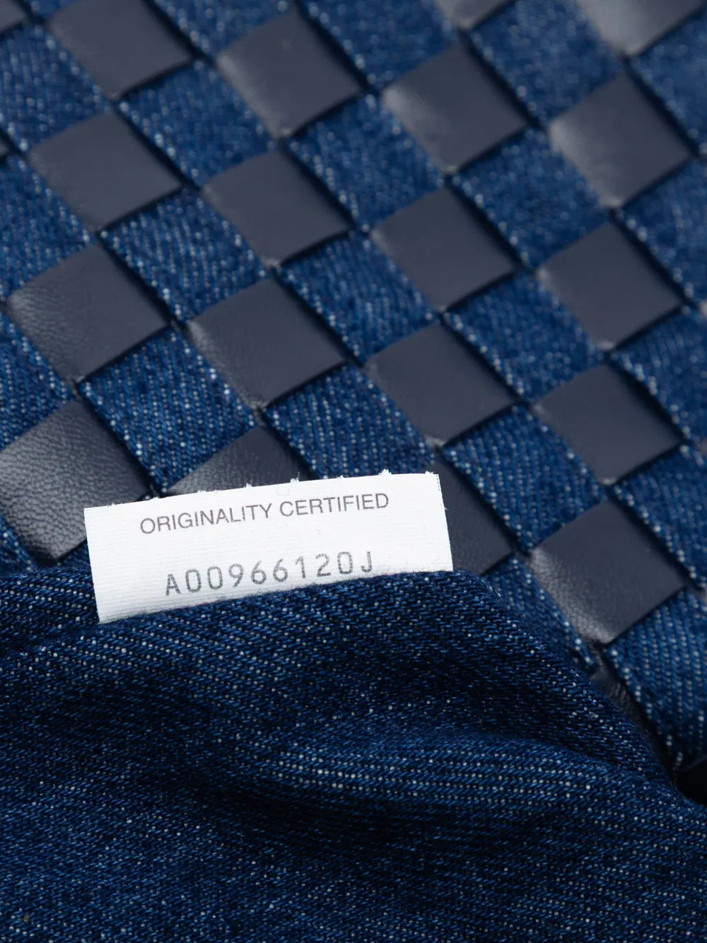 Bottega Veneta Pre Owned 2012 2025 Large Calfskin And Denim Intrecciato Hop Hobo Bag