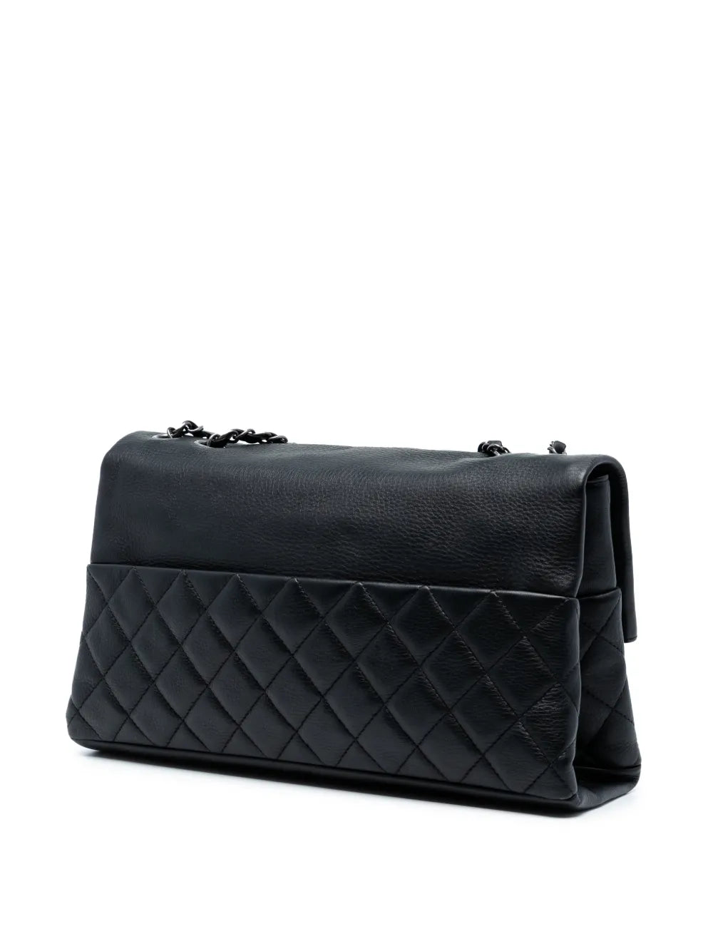 Chanel Pre Owned 2014 2015 Cc Quilted Calfskin Hamptons Foldover Flap Shoulder Bag