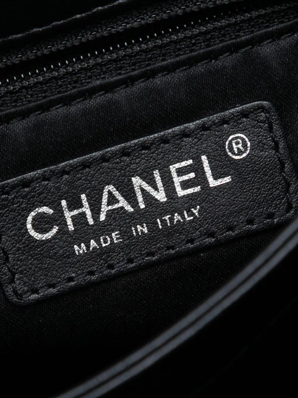 Chanel Pre Owned 2014 2015 Cc Quilted Calfskin Hamptons Foldover Flap Shoulder Bag