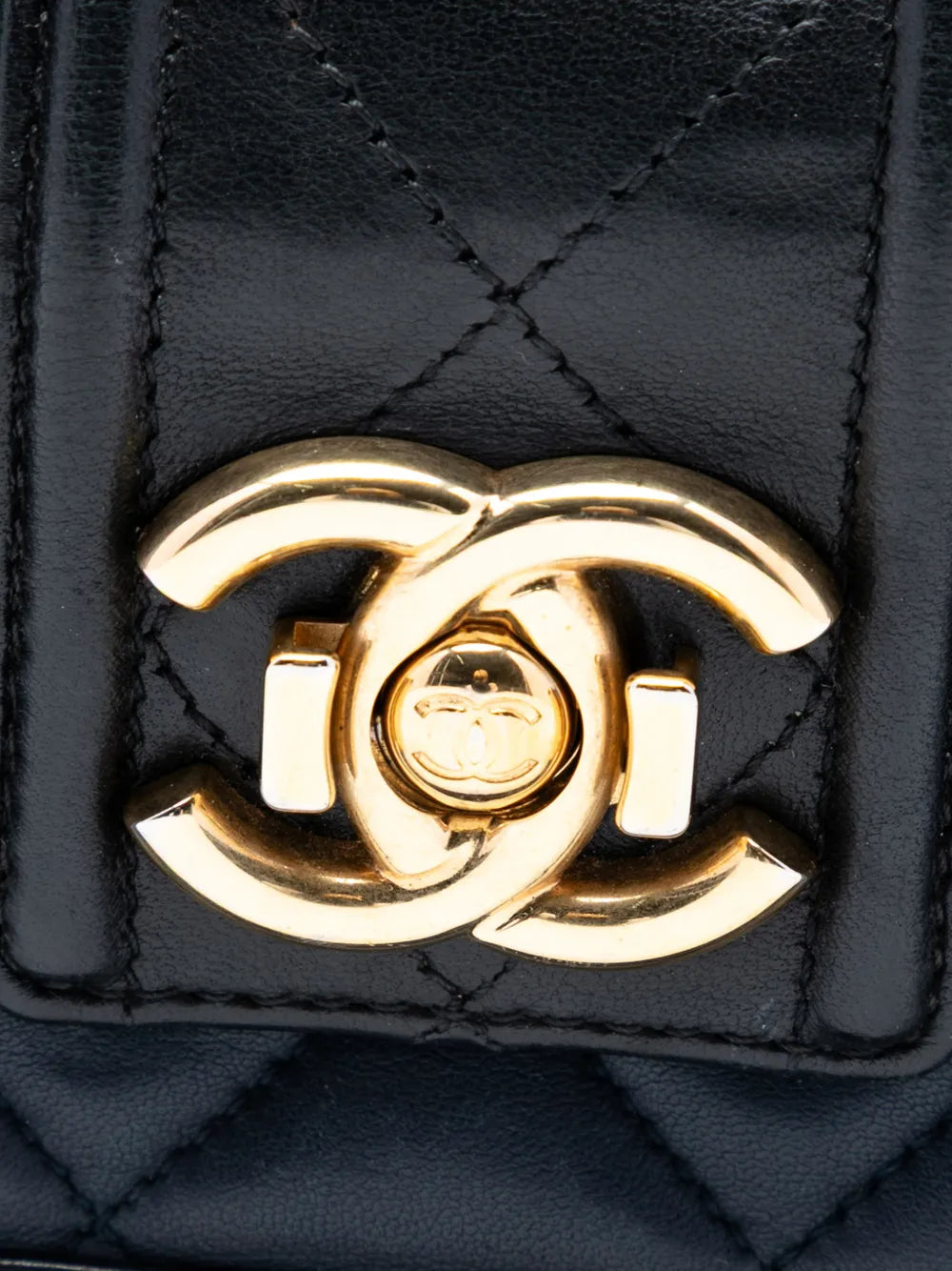 Chanel Pre Owned 2014 2015 Large Bicolor Quilted Lambskin Elegant Cc Flap Shoulder Bag