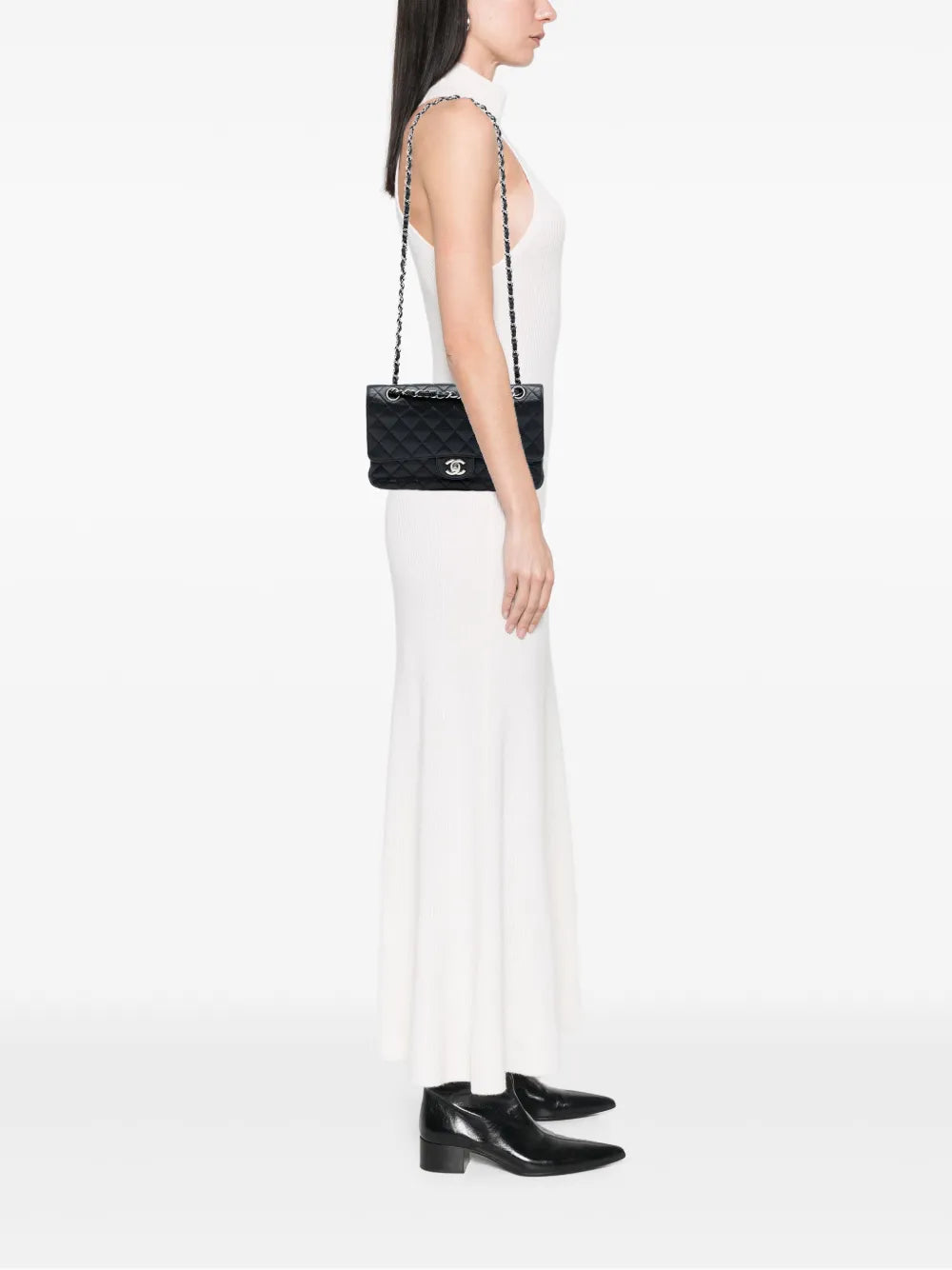 Chanel Pre Owned 2009 2010 Medium Classic Caviar Double Flap Shoulder Bag
