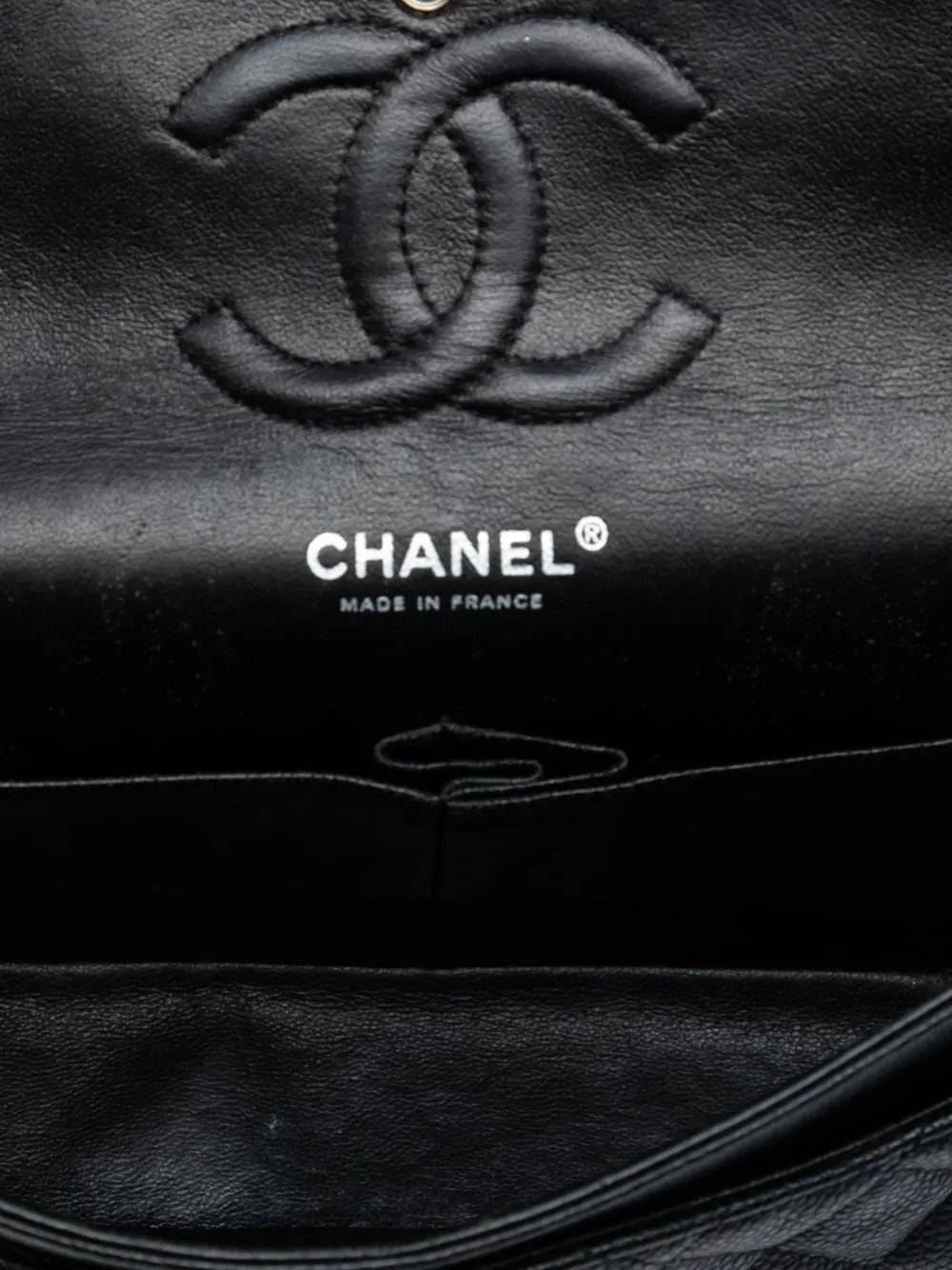 Chanel Pre Owned 2009 2010 Medium Classic Caviar Double Flap Shoulder Bag