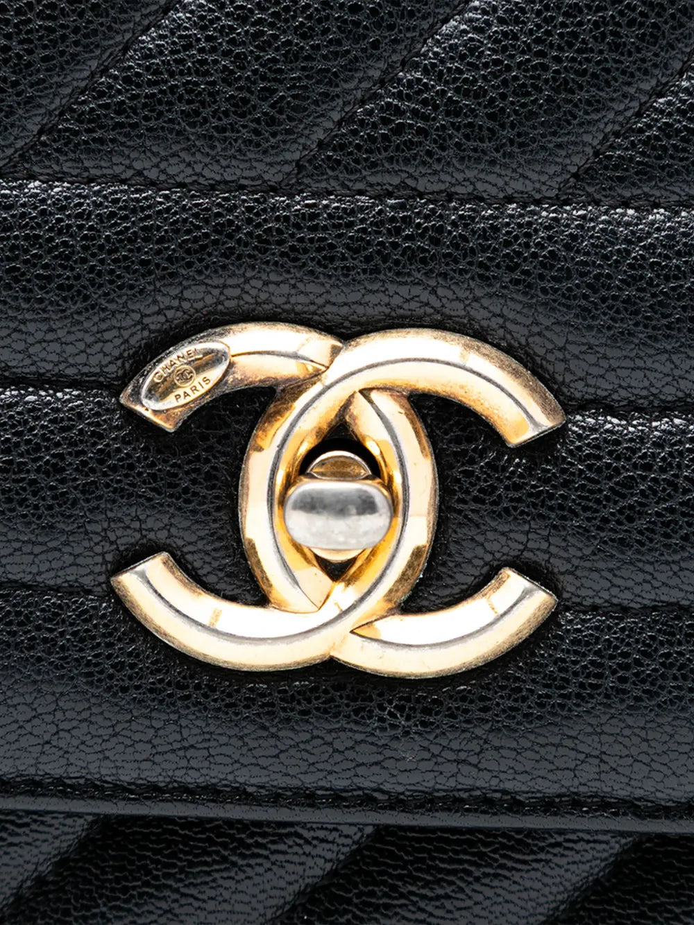 Chanel Pre Owned 2016 2017 Medium Diagonal Quilted Goatskin Flap Shoulder Bag