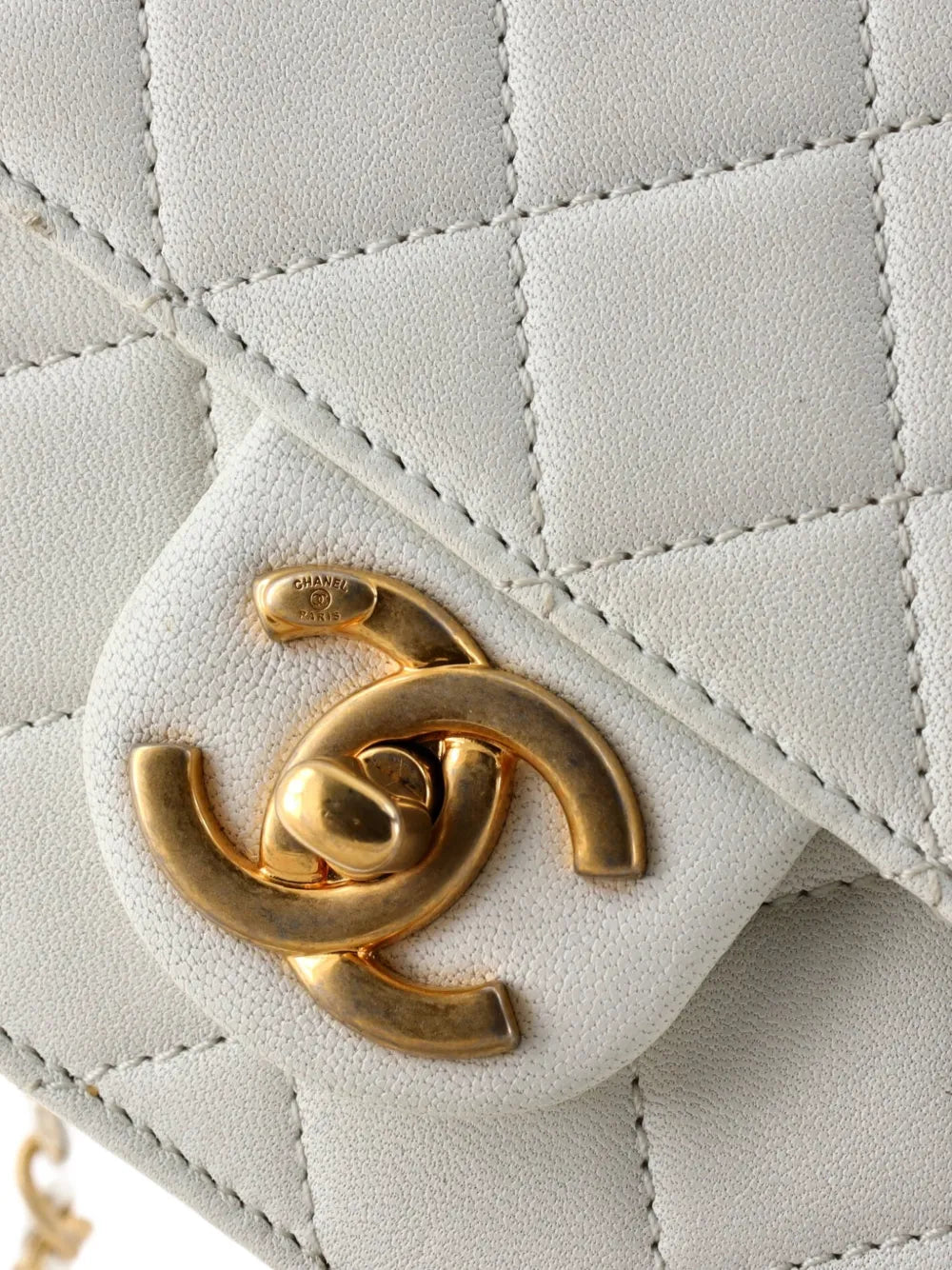 Chanel Pre Owned Chic Pearls Flap Bag Quilted Lambskin Small Shoulder Bag