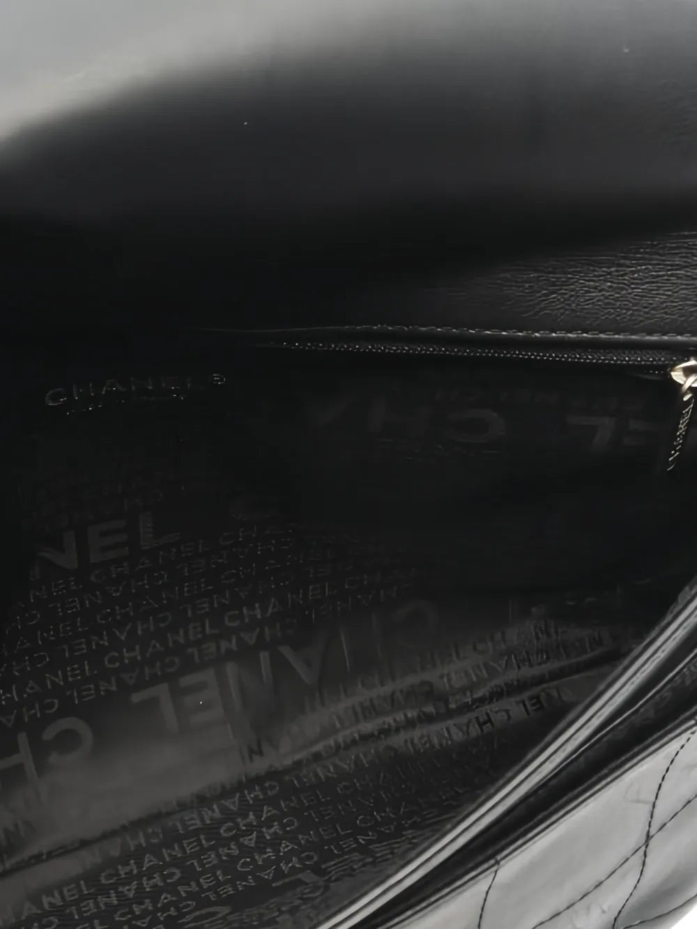 Chanel Pre Owned 2003 2004 Leather Shoulder Bag