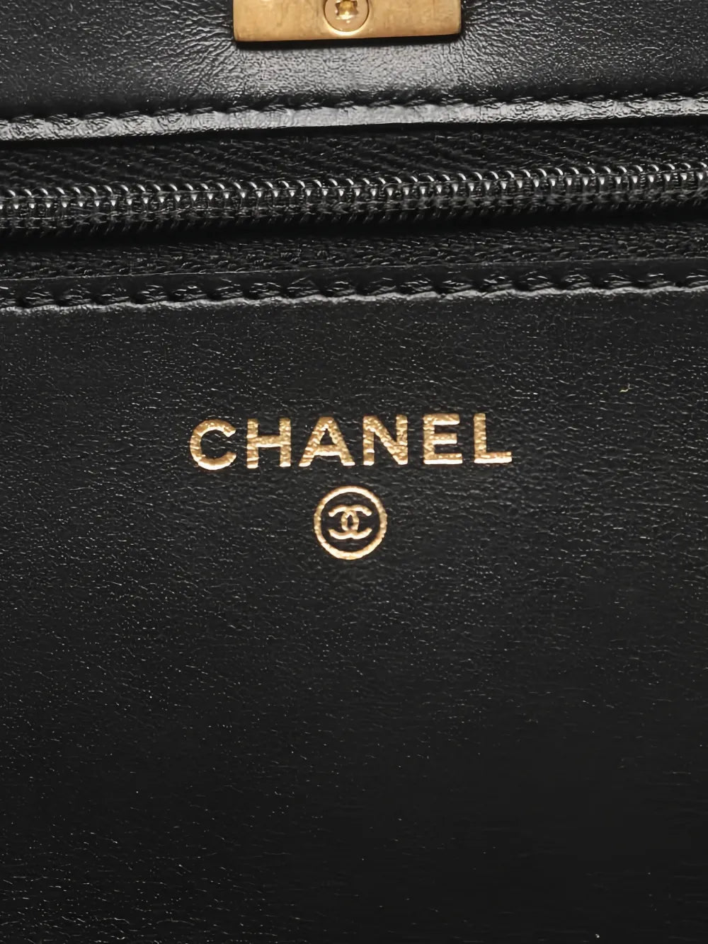 Chanel Pre Owned 2020S Icon Chain Wallet