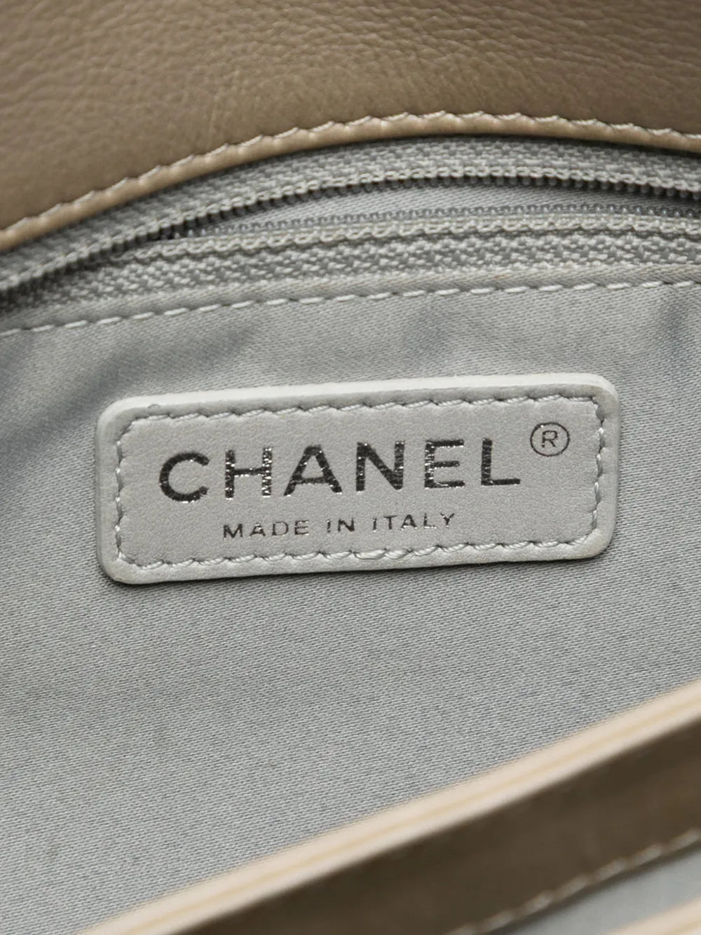 Chanel Pre Owned 2011 Jumbo Quilted Calfskin Ultra Stitch Flap Shoulder Bag