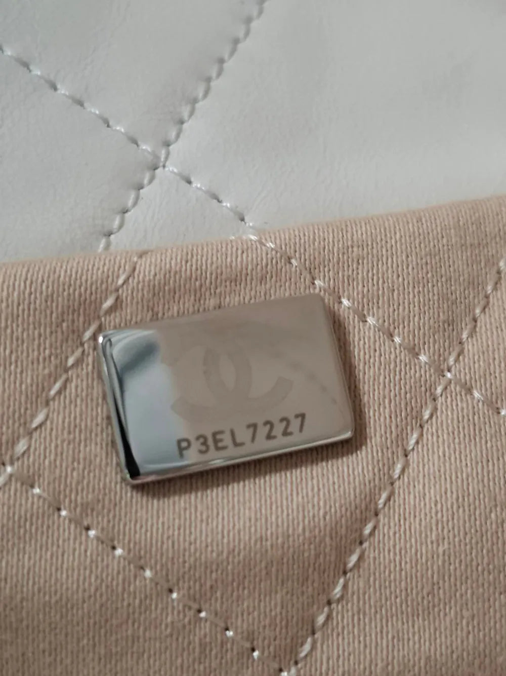 Chanel Pre Owned Quilted Chain Link Small 22 Bag