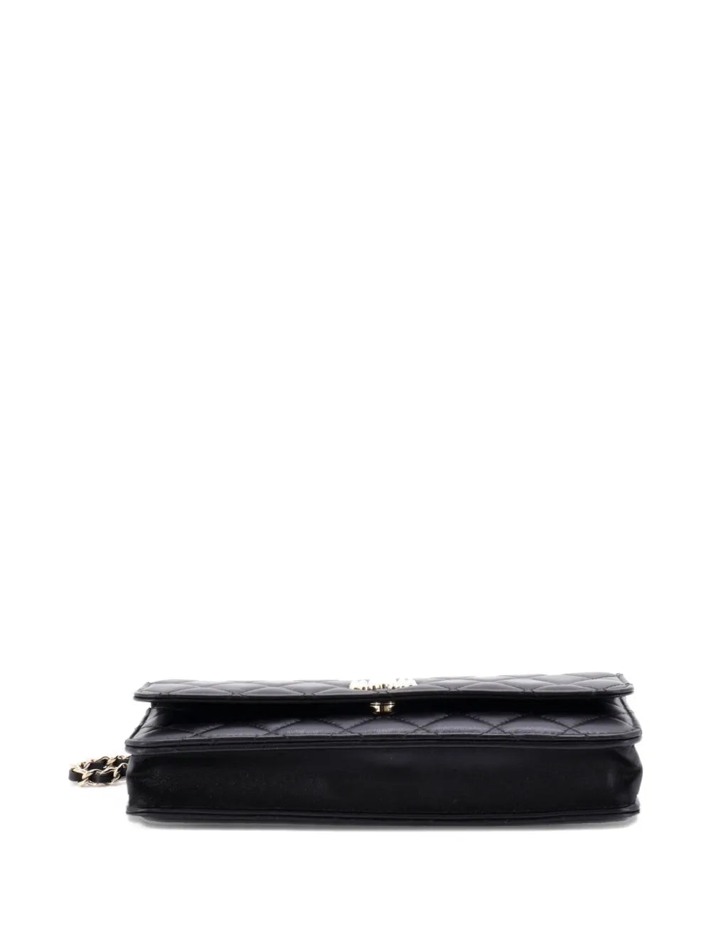 Chanel Pre Owned Pearl Cc Chain Flap Bag Quilted Lambskin Shoulder Bag